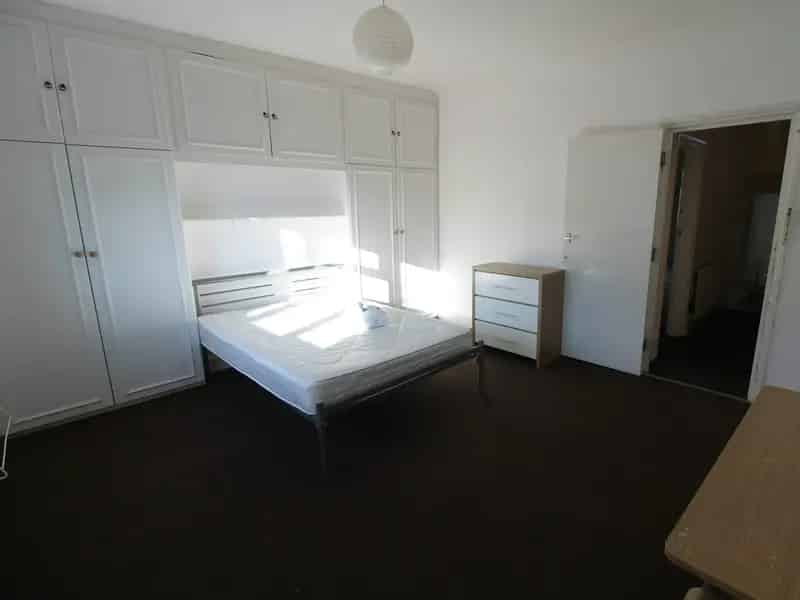 Four Double Bedroom Maisonette Near Sainsburys - Ideal for Students
