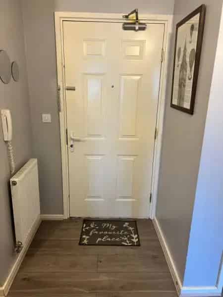 2 Double Bedrooms 2 Storage Rooms Lovely Area