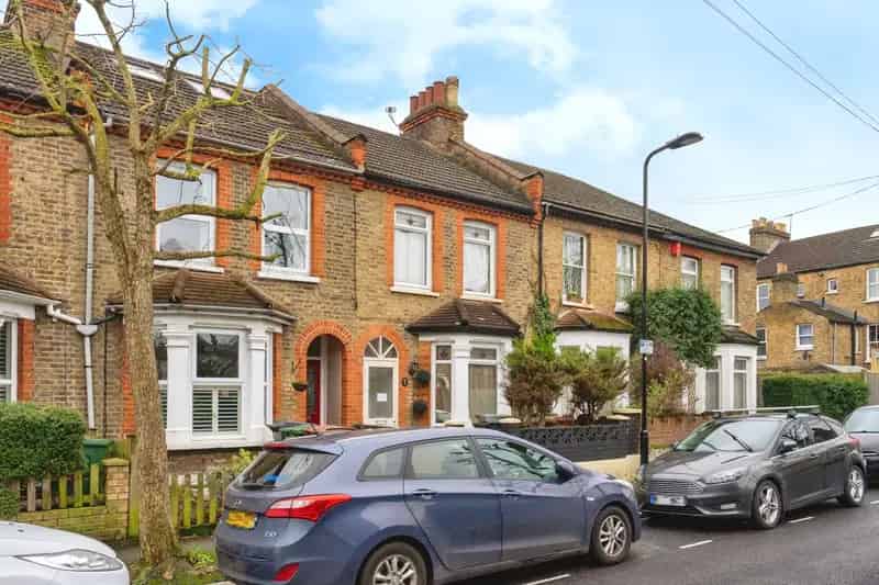 34 Bedroom House Leytonstone E11 Family Investor No Onward Chain