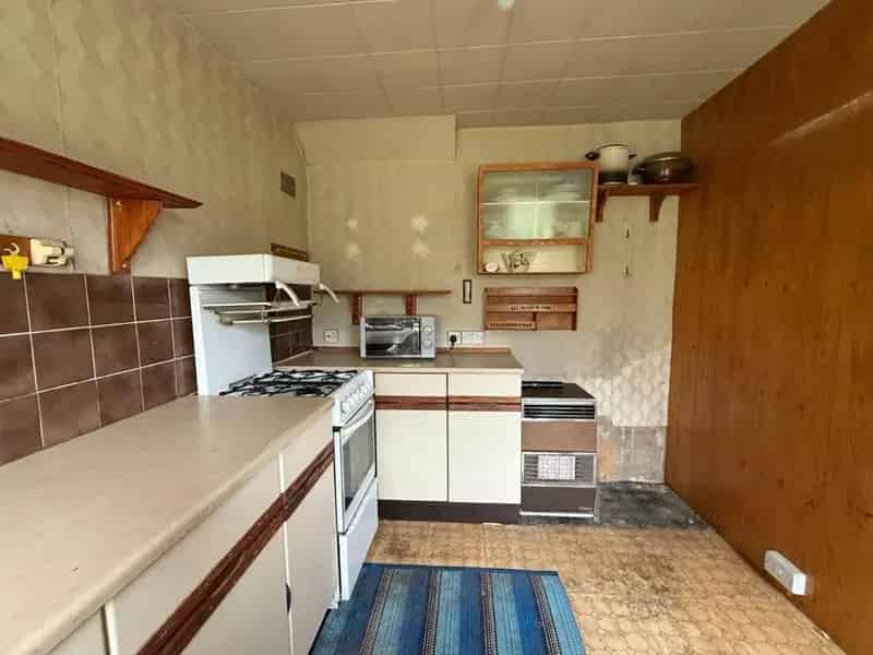 3 bedroom House
 For Sale 
Total Size: 882 SQ FT