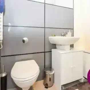 2 Bed 52m² Furnished Manchester Apartment Near Deansgate