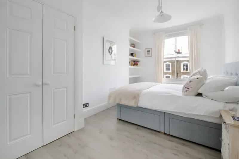 2 Bedroom Flat for Sale in De Beauvoir Town