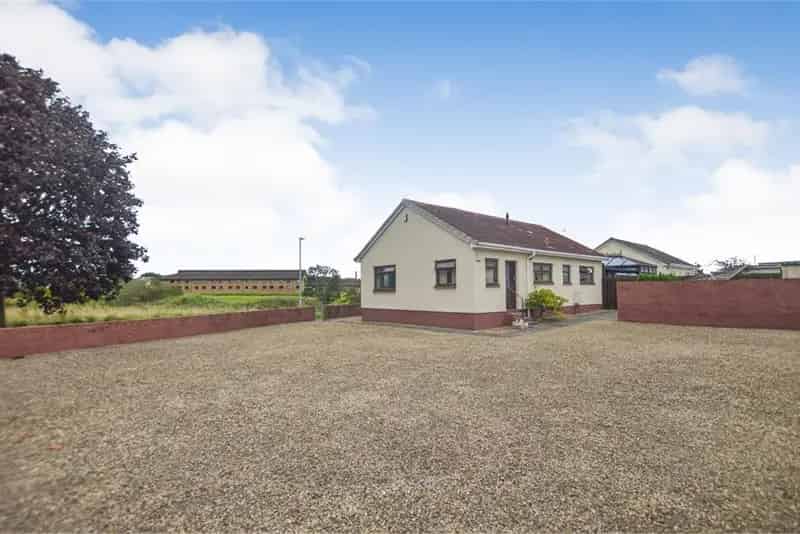 3 Bed Semi-Detached Bungalow Near Town Centre