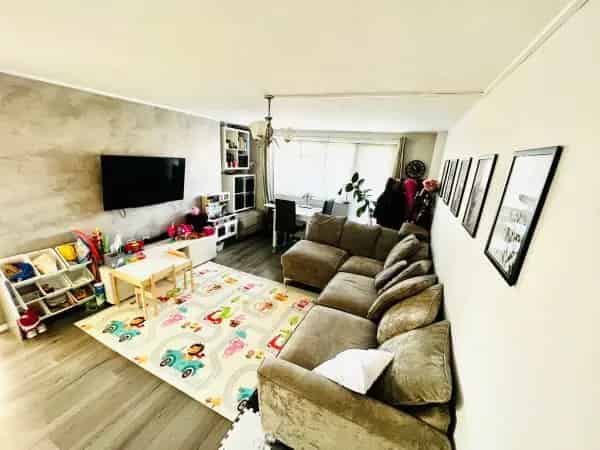 2 Bed Flat Near Ashford and Sunbury Train Stations