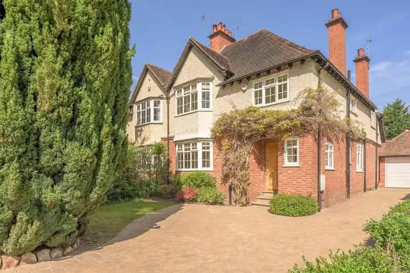 4 Bedroom Semi-Detached House for Sale
