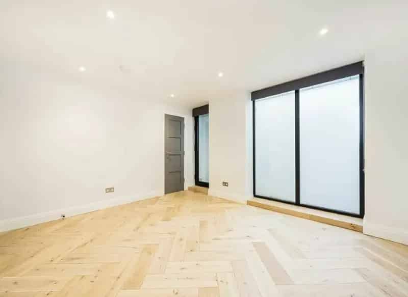 Spacious 2-Bedroom Duplex Apartment with Private Garden