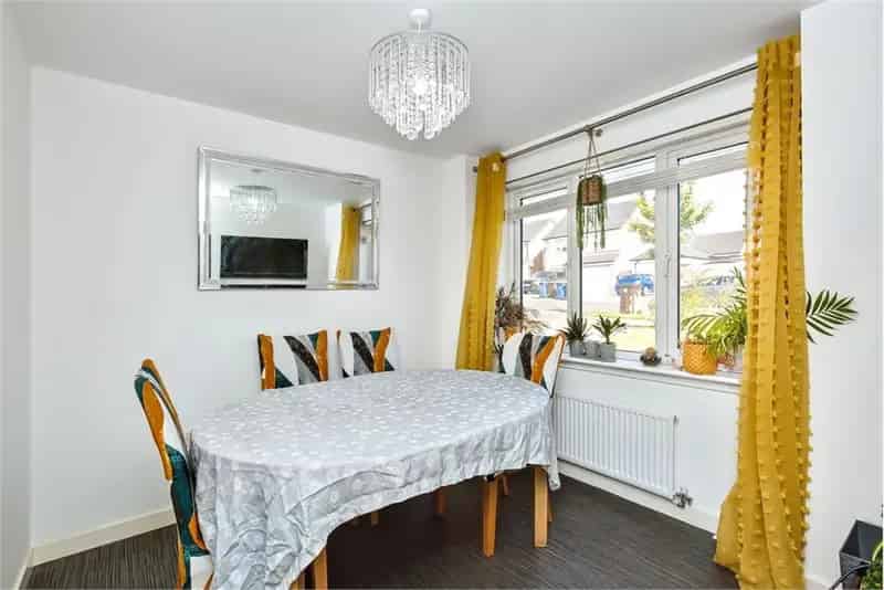 4 Bed Detached House Dunfermline - Family Home Near Amenities