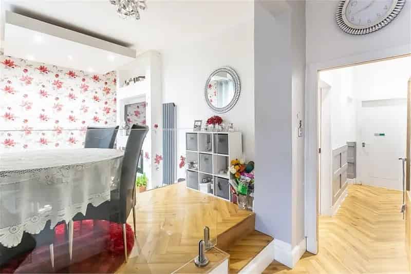 2 Bed Flat Loanhead Main Door Ground Floor Private Garden