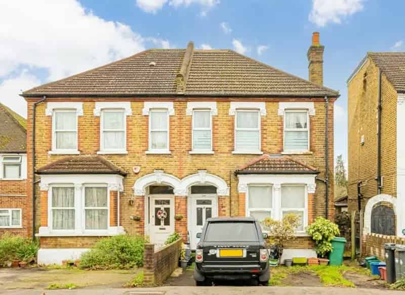 Flat For Sale , Hanworth Road, London, England
