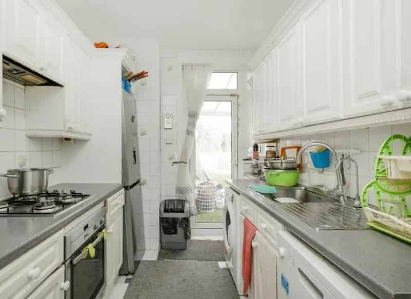 Three Bedroom Family Home Hendon Central Off Street Parking