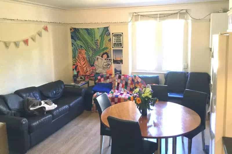 6 Bedroom Maisonette Near Redland Green