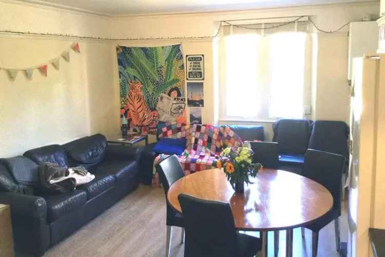 6 Bedroom Maisonette Near Redland Green