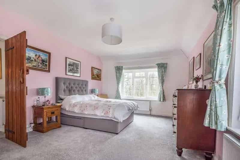 4 bed house for sale