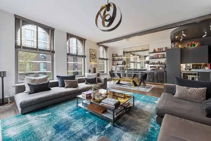 1049 sq ft Two-Bedroom Warehouse Conversion Near Farringdon