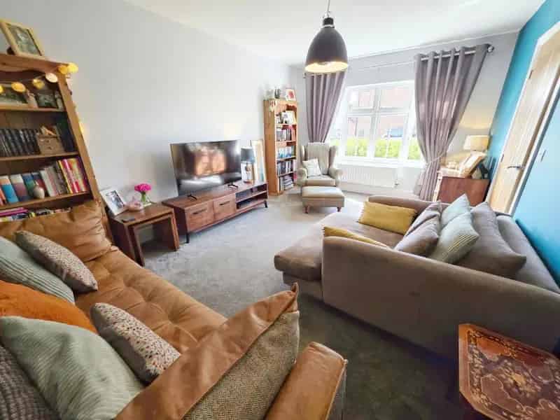 4 Bed Detached House For Sale