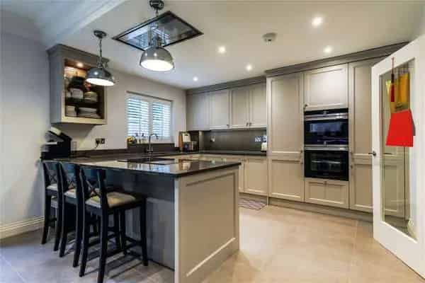 Family Home for Sale in Ascot