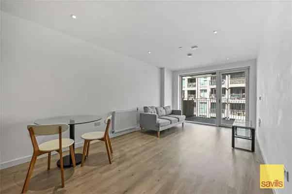 Stylish Apartment with Canal Views and Modern Amenities