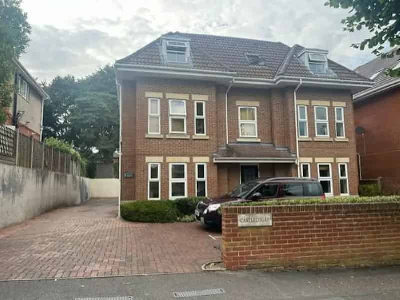 Modern One Bedroom Flat Southbourne Off Road Parking