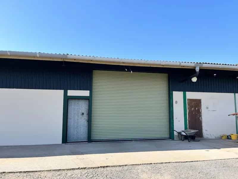 Mid Terrace Industrial Unit 2600 sq ft Rural Location New Lease