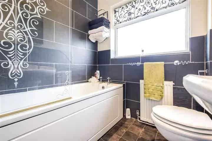 Two Bedroom House with Allocated Parking Zero Deposit Guarantee