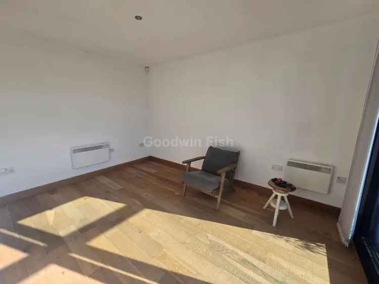 1 Bedroom Apartment Manchester City Centre - 2 Balconies Parking