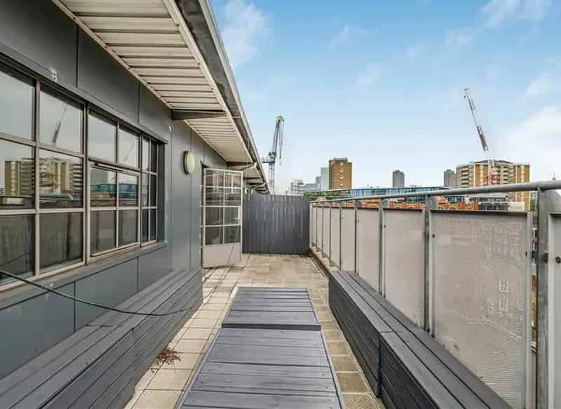 Shoreditch Penthouse Apartment 2300sqft 3 En-Suite Bedrooms West Terrace