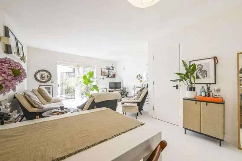 3 Bed House for Sale near Victoria Park