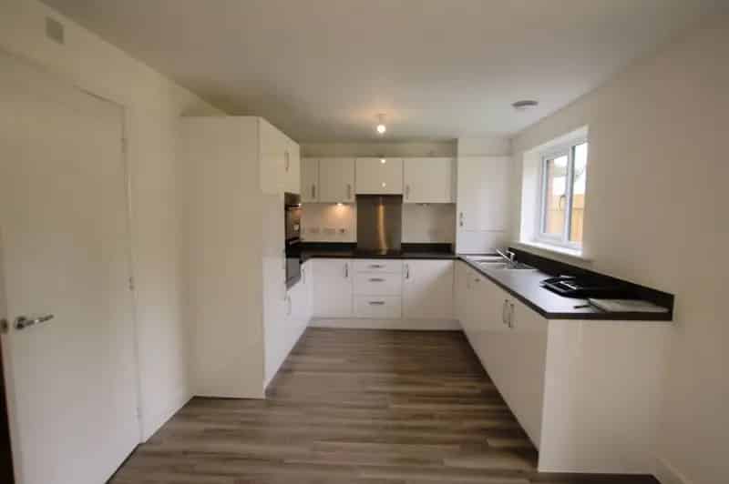 4 Bedroom Detached House to Rent