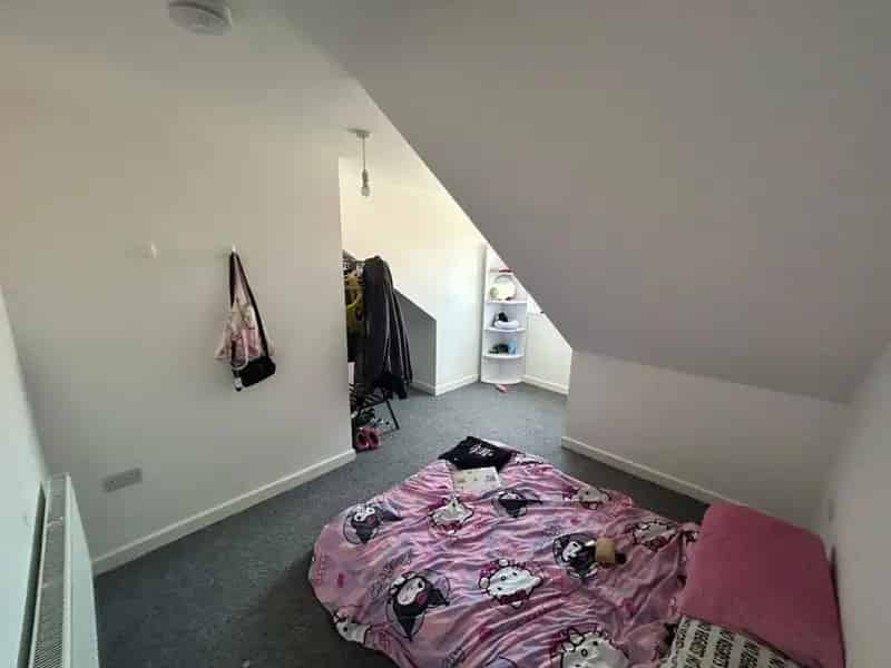 2 Bedroom Apartment Zero Deposit Modern Balcony