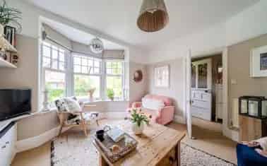 4 Bedroom Edwardian House Near Wellington Town Centre