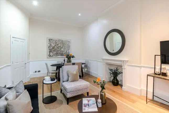 Flat for sale in Sussex Gardens, London W2