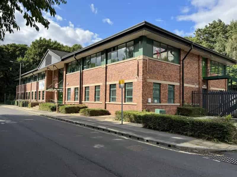First Floor Office Suite to Let Barnsley
