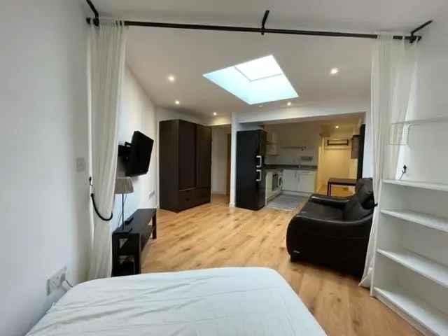 Southampton Studio Apartment Furnished Near City Centre