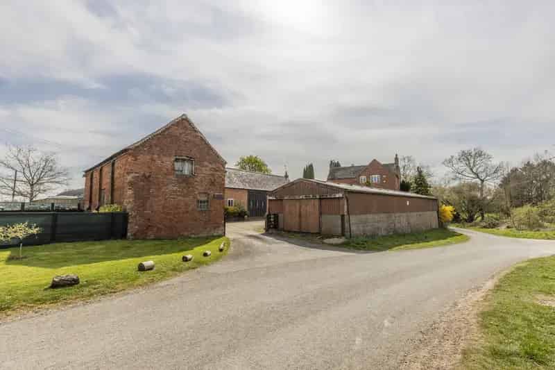 Georgian Farmhouse Restoration 6 Beds 2 Acres Worcestershire