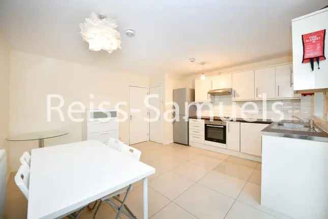 Terraced house to rent in Ambassador Square, Isle Of Dogs, London, Isle Of Dogs, Canary Wharf, London E14