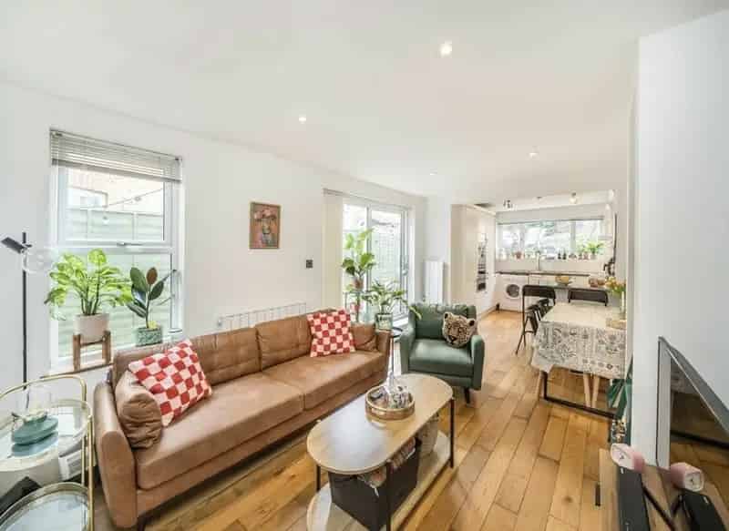 2 Double Bedroom Flat with Private Garden - West Hampstead