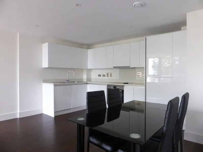 2 Bedroom Flat Alexander Quarters Furnished Available Mid September