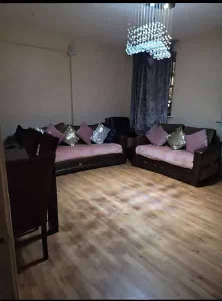 1st Floor Flat Lovely Neighbours Extra Room Needed