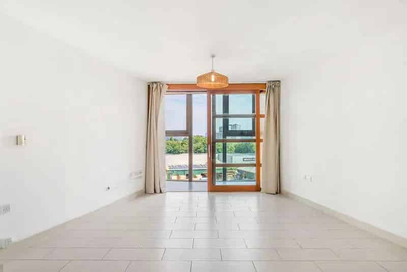 1 Bed Flat for Sale in Battersea Riverside