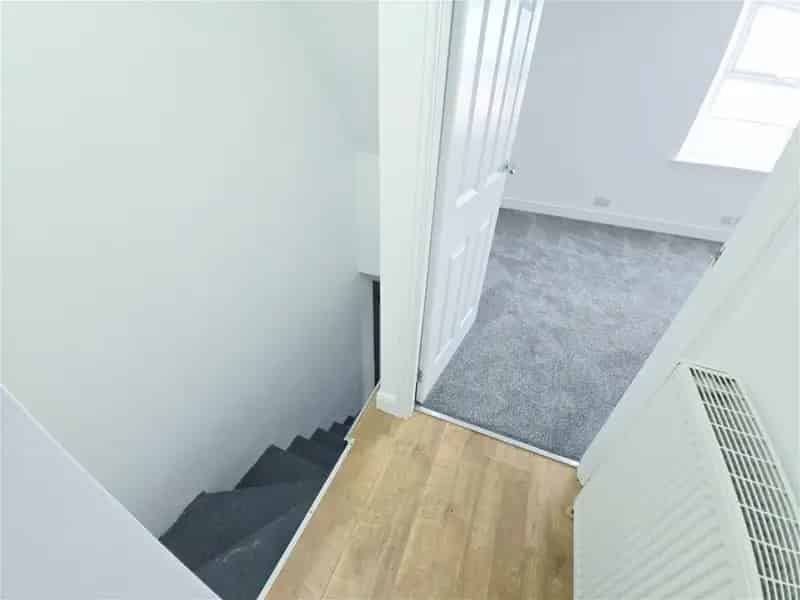 2 Bed Property for Sale Near Shops and Schools