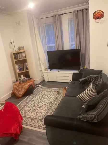 Flat For Rent in Southend-on-Sea, England