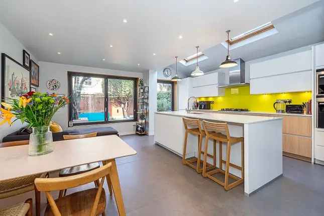 Semi Detached House For Sale Sunnyside Road Ealing W5