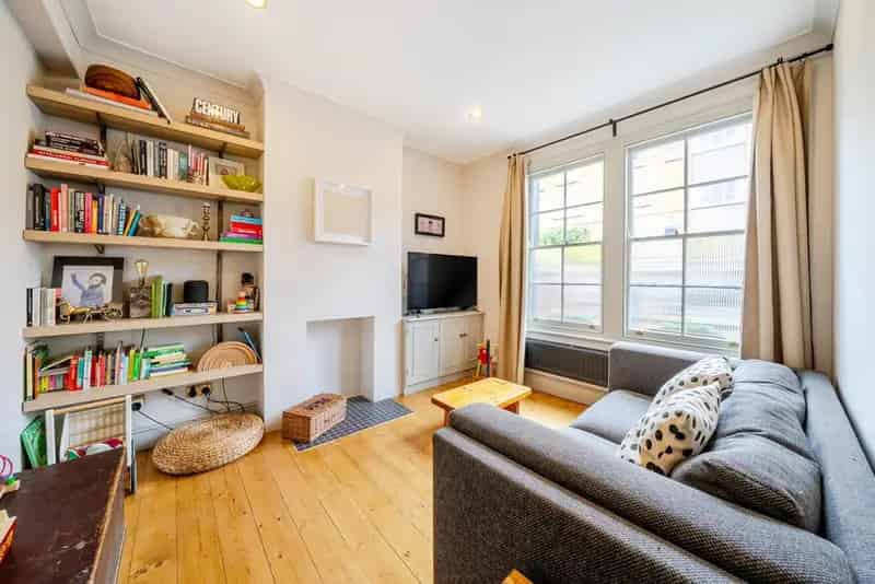 Two Bedroom Victorian House in Lee