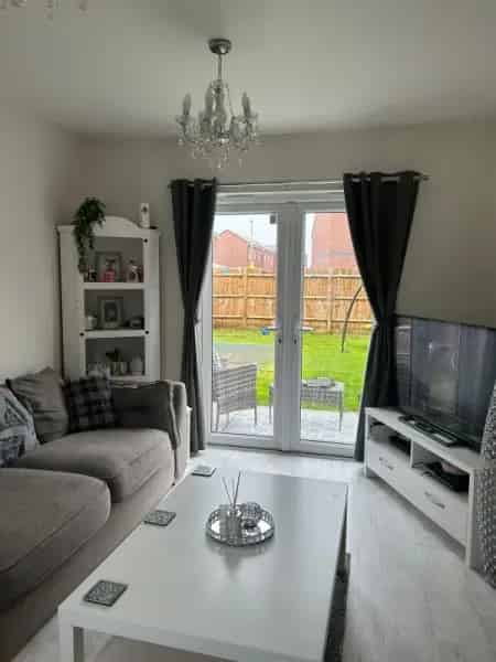3 Bed Detached House Large Garden Ensuite Family Bathroom