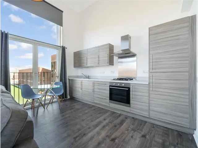 2 Bedroom Flat for Sale with Outstanding Views and Modern Features