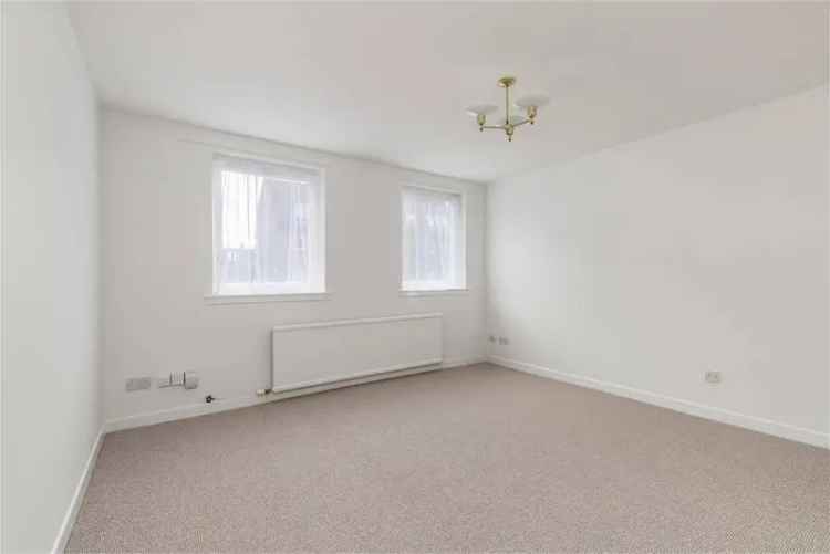 2 Bed Flat - Ground Floor with 1 Reception Room