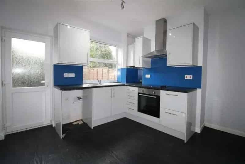 2 bed house for sale