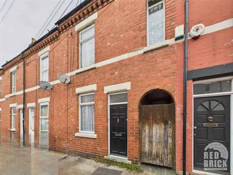 5 Bedroom Terraced House For Sale