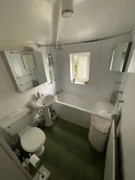 Semi Detached House Two Bedrooms Large Garden Near Amenities