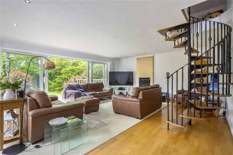 4 Bedroom House for Sale in St Leonards Cedar Avenue
